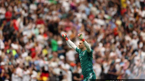 热刺瞄准荷兰防线新星：费耶诺德后卫汉茨科成潜在目标